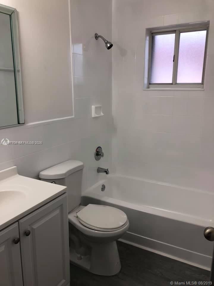 2246 W 74th St #202-10 Hialeah, FL 33016