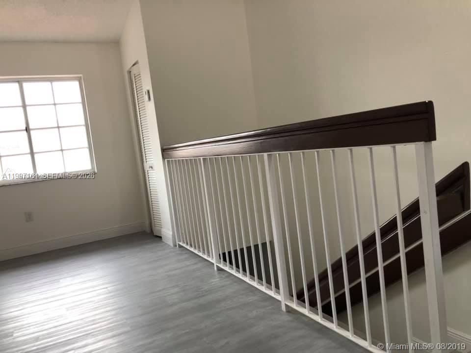 2246 W 74th St #202-10 Hialeah, FL 33016