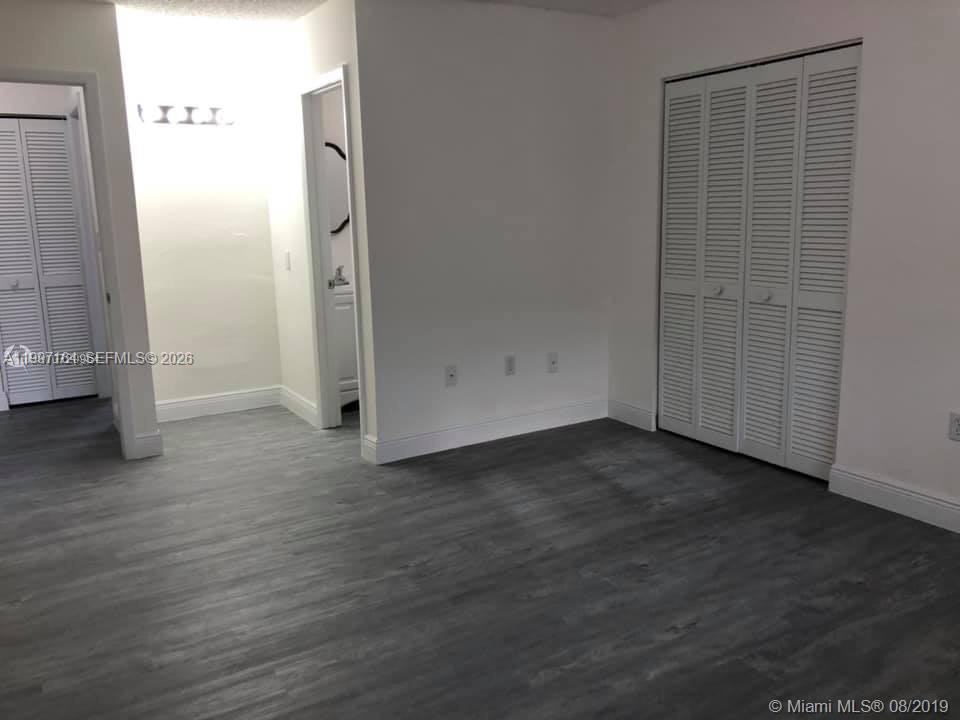 2246 W 74th St #202-10 Hialeah, FL 33016