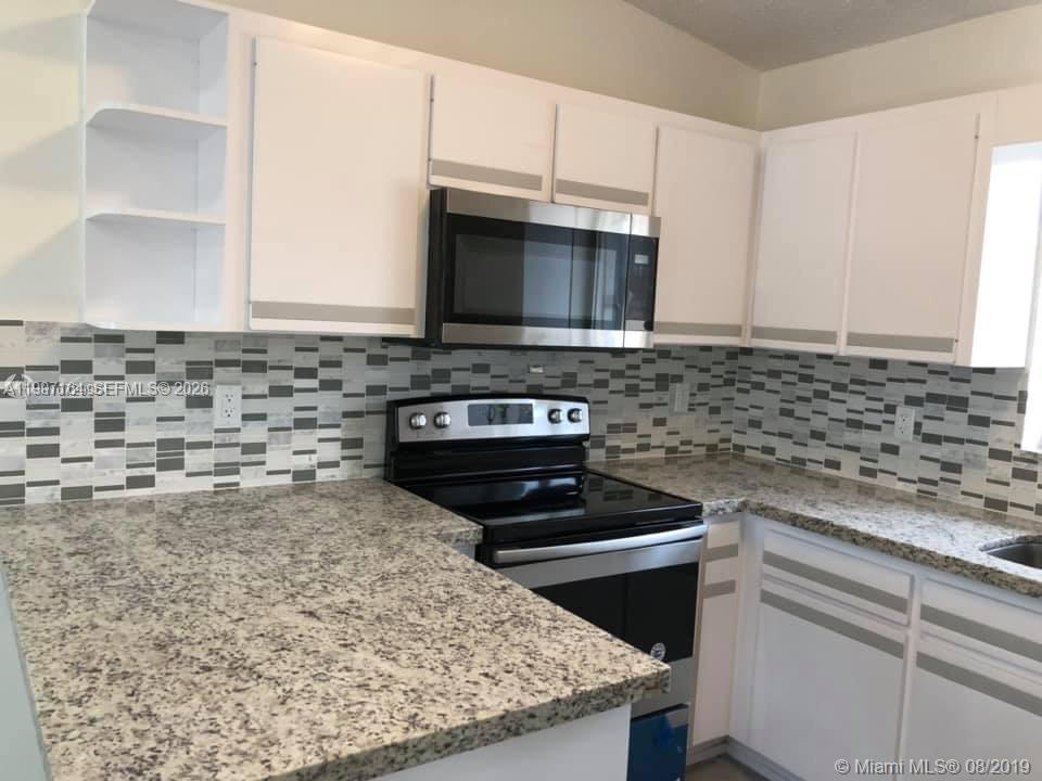 2246 W 74th St #202-10 Hialeah, FL 33016