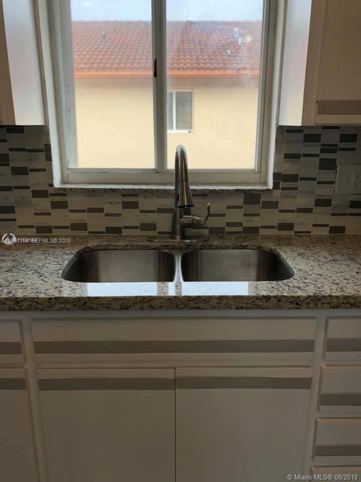 2246 W 74th St #202-10 Hialeah, FL 33016