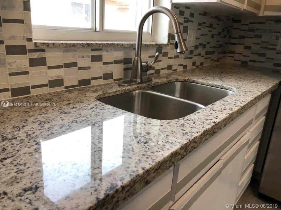 2246 W 74th St #202-10 Hialeah, FL 33016