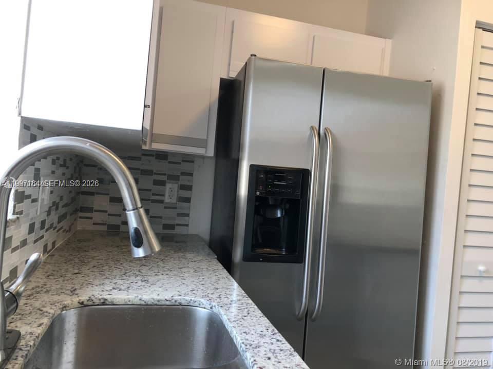 2246 W 74th St #202-10 Hialeah, FL 33016