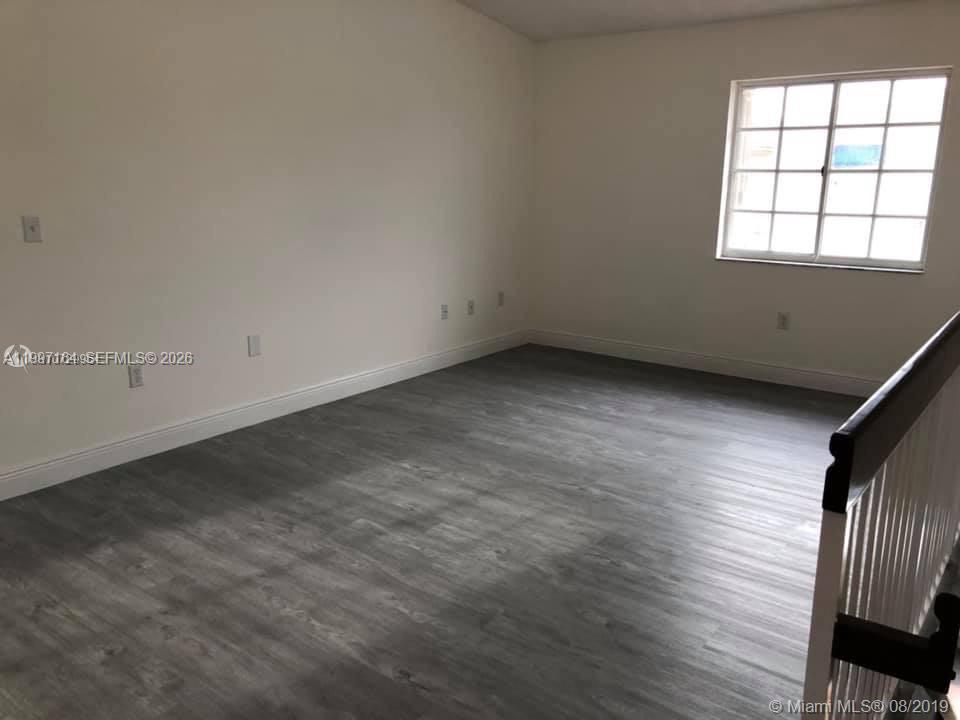 2246 W 74th St #202-10 Hialeah, FL 33016