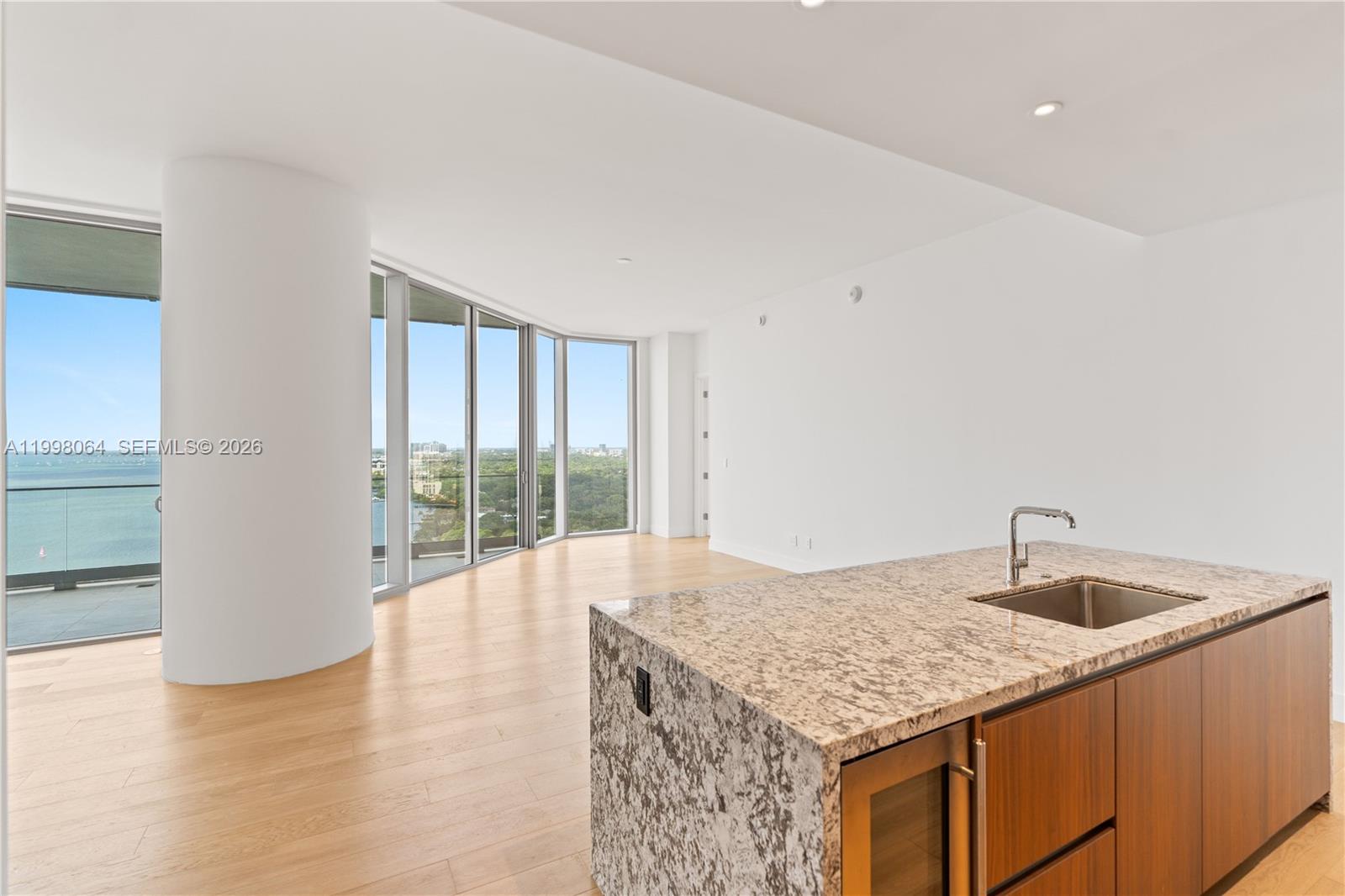 175 SE 25th Rd #2003 Miami, FL 33129