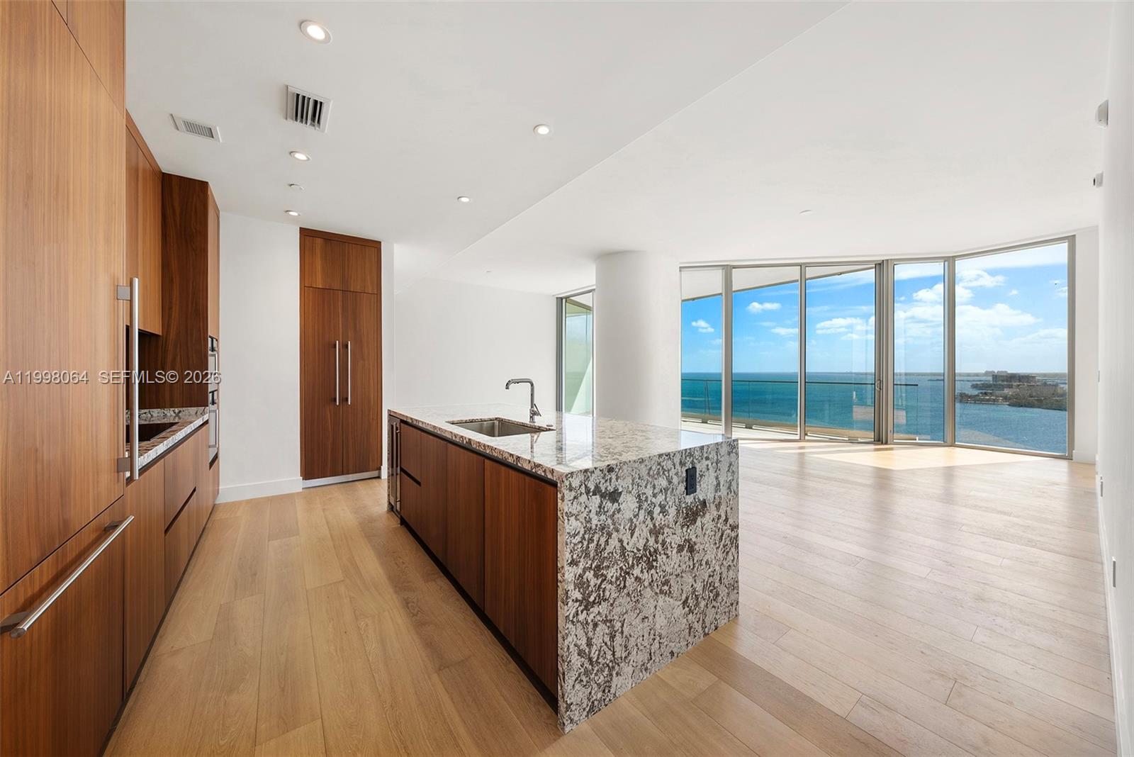 175 SE 25th Rd #2003 Miami, FL 33129