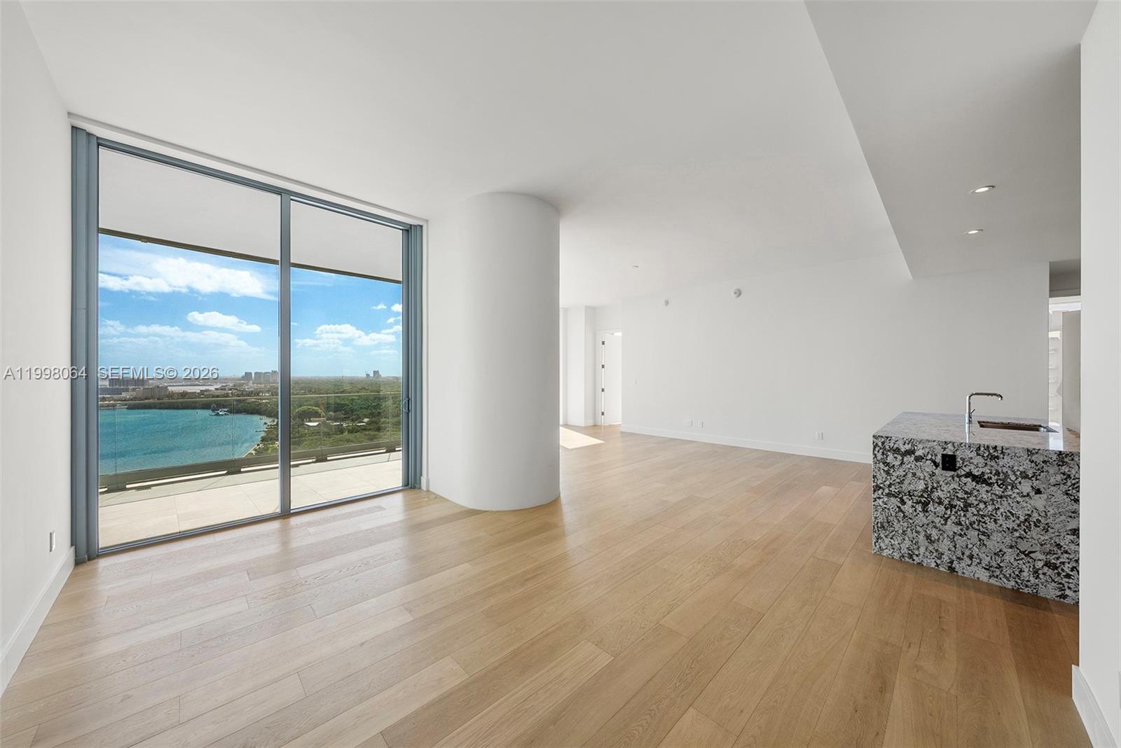 175 SE 25th Rd #2003 Miami, FL 33129