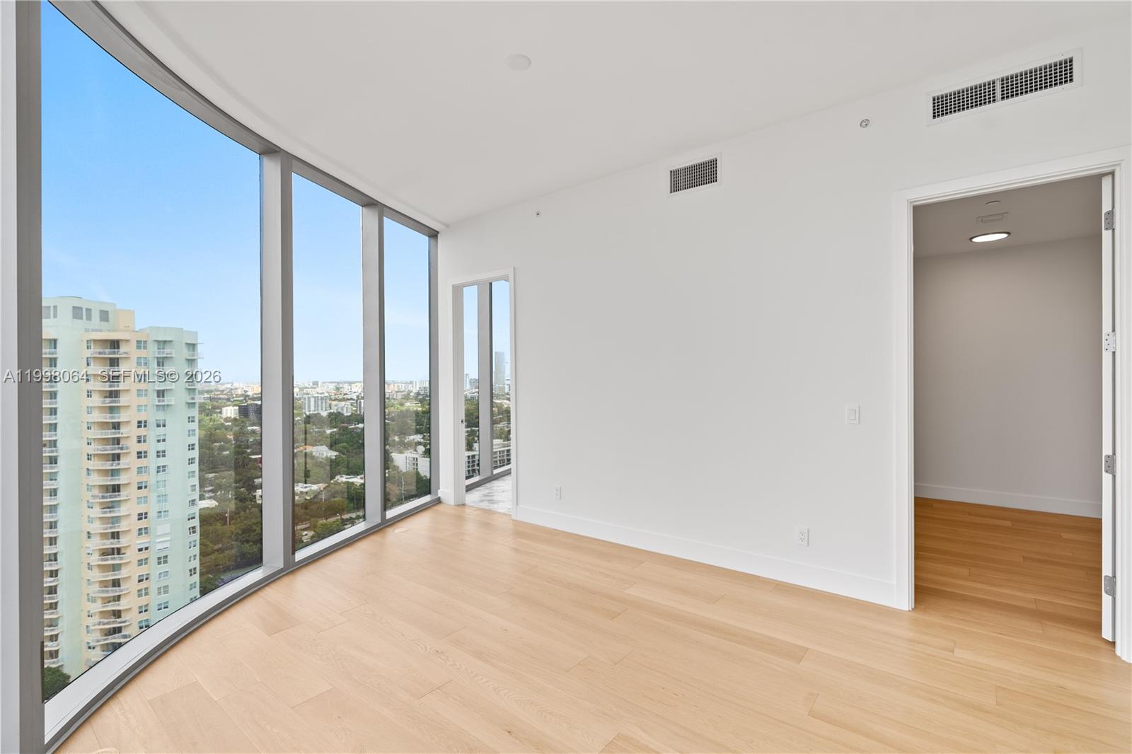 175 SE 25th Rd #2003 Miami, FL 33129