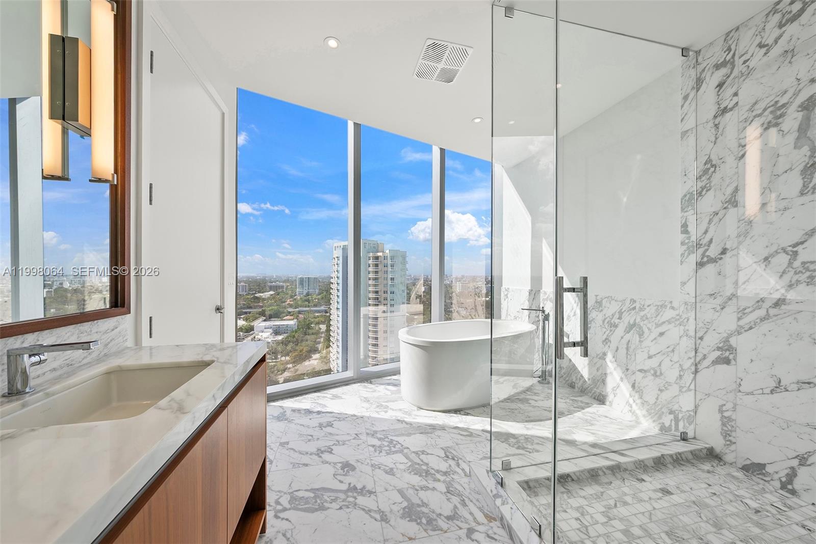 175 SE 25th Rd #2003 Miami, FL 33129