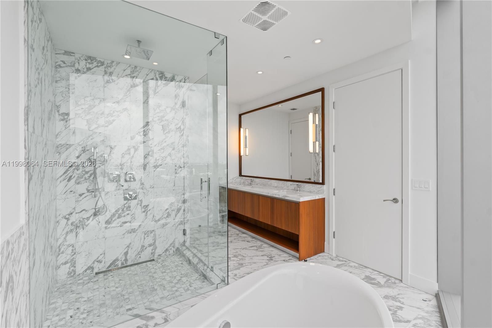 175 SE 25th Rd #2003 Miami, FL 33129