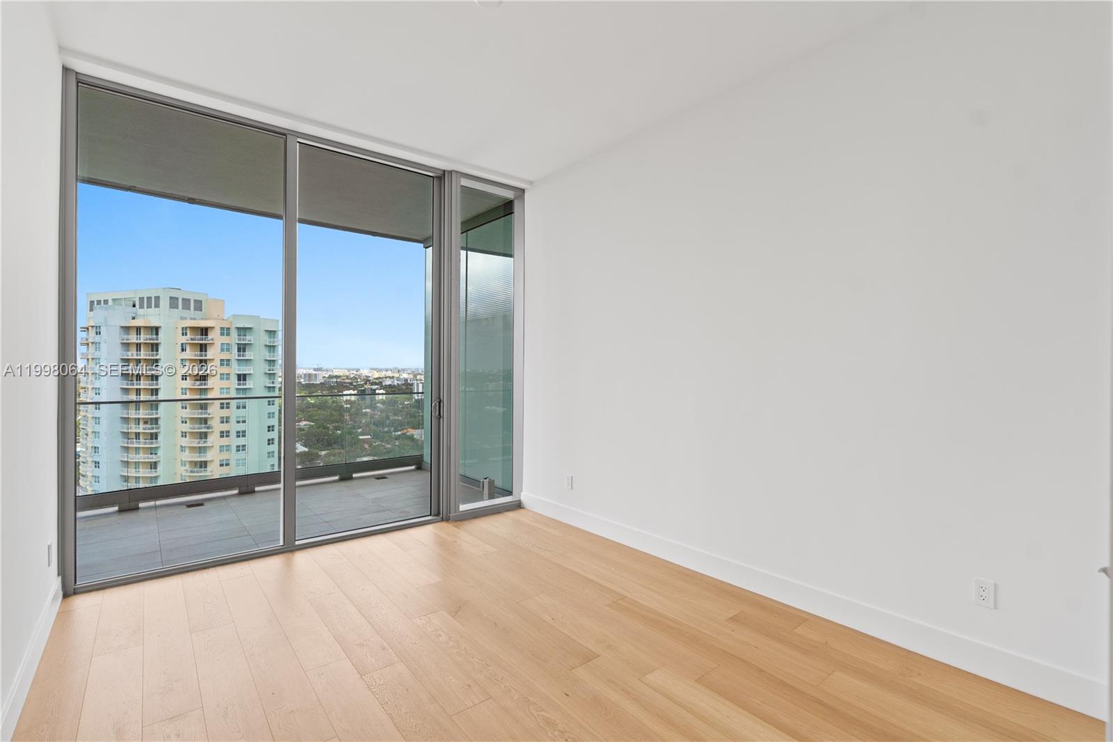 175 SE 25th Rd #2003 Miami, FL 33129