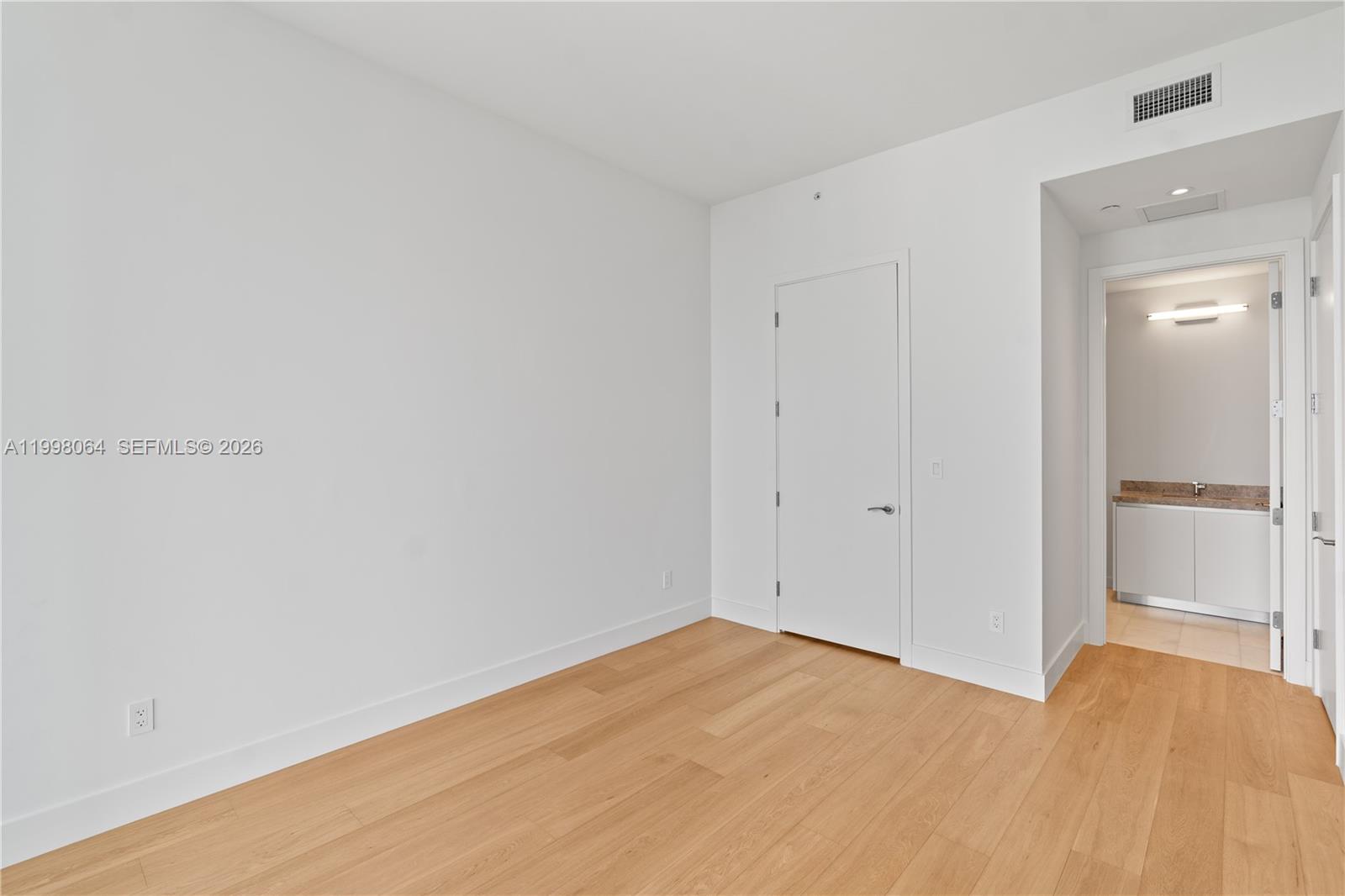 175 SE 25th Rd #2003 Miami, FL 33129