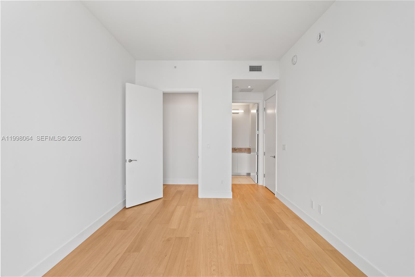 175 SE 25th Rd #2003 Miami, FL 33129