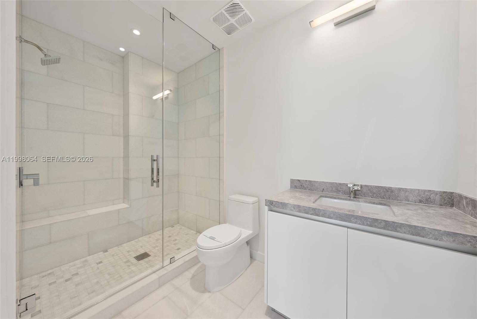 175 SE 25th Rd #2003 Miami, FL 33129