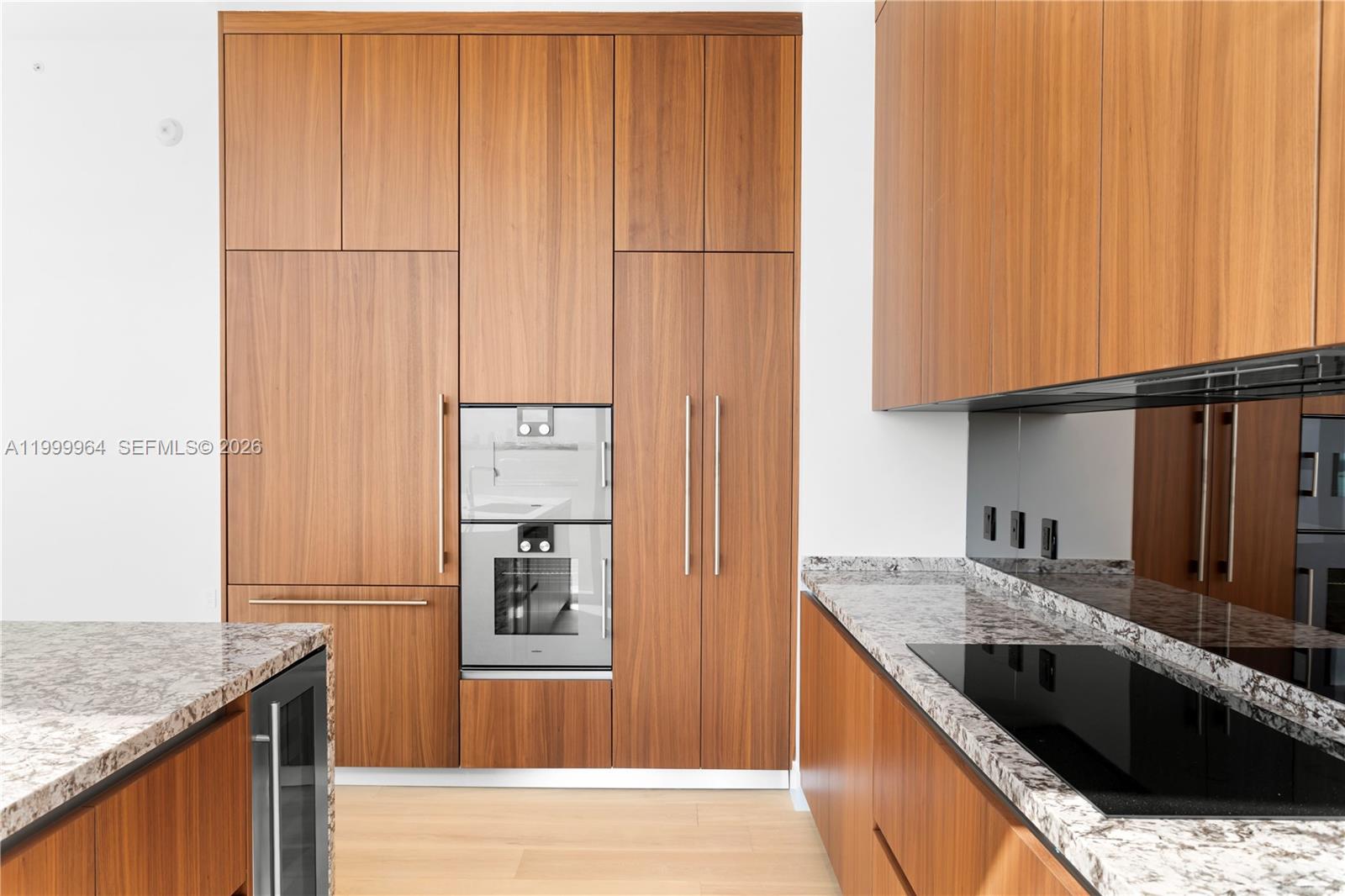 175 SE 25th Rd #1501 Miami, FL 33129