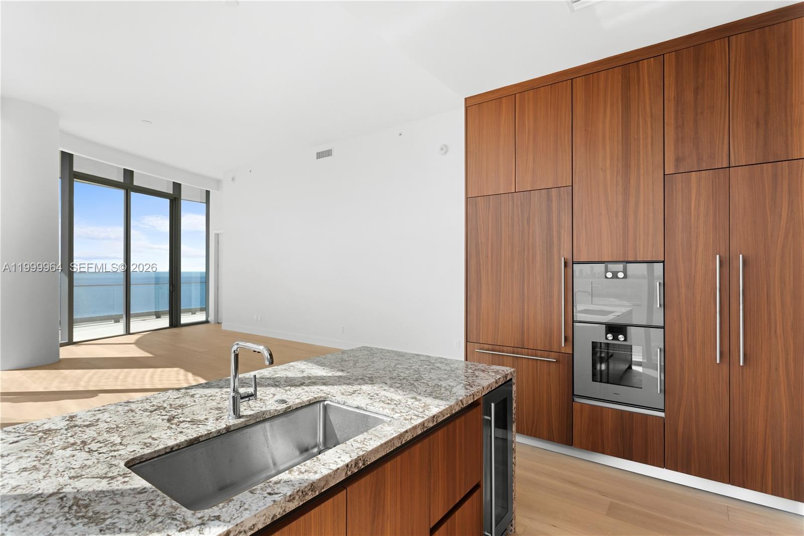 175 SE 25th Rd #1501 Miami, FL 33129