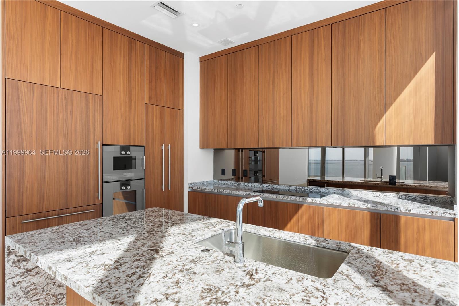 175 SE 25th Rd #1501 Miami, FL 33129