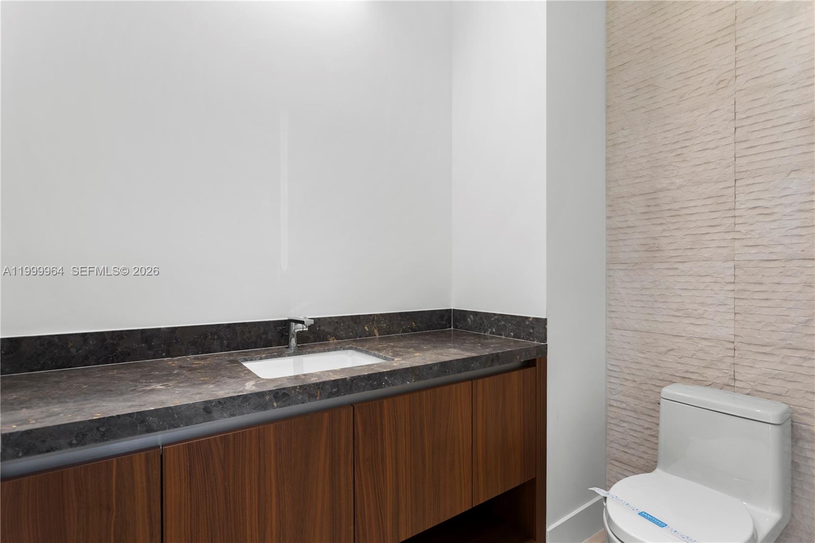 175 SE 25th Rd #1501 Miami, FL 33129