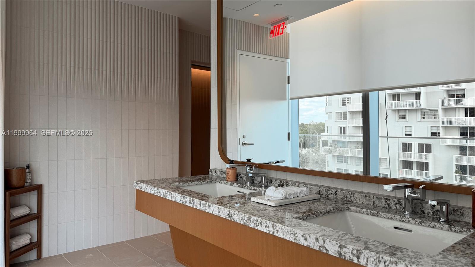 175 SE 25th Rd #1501 Miami, FL 33129