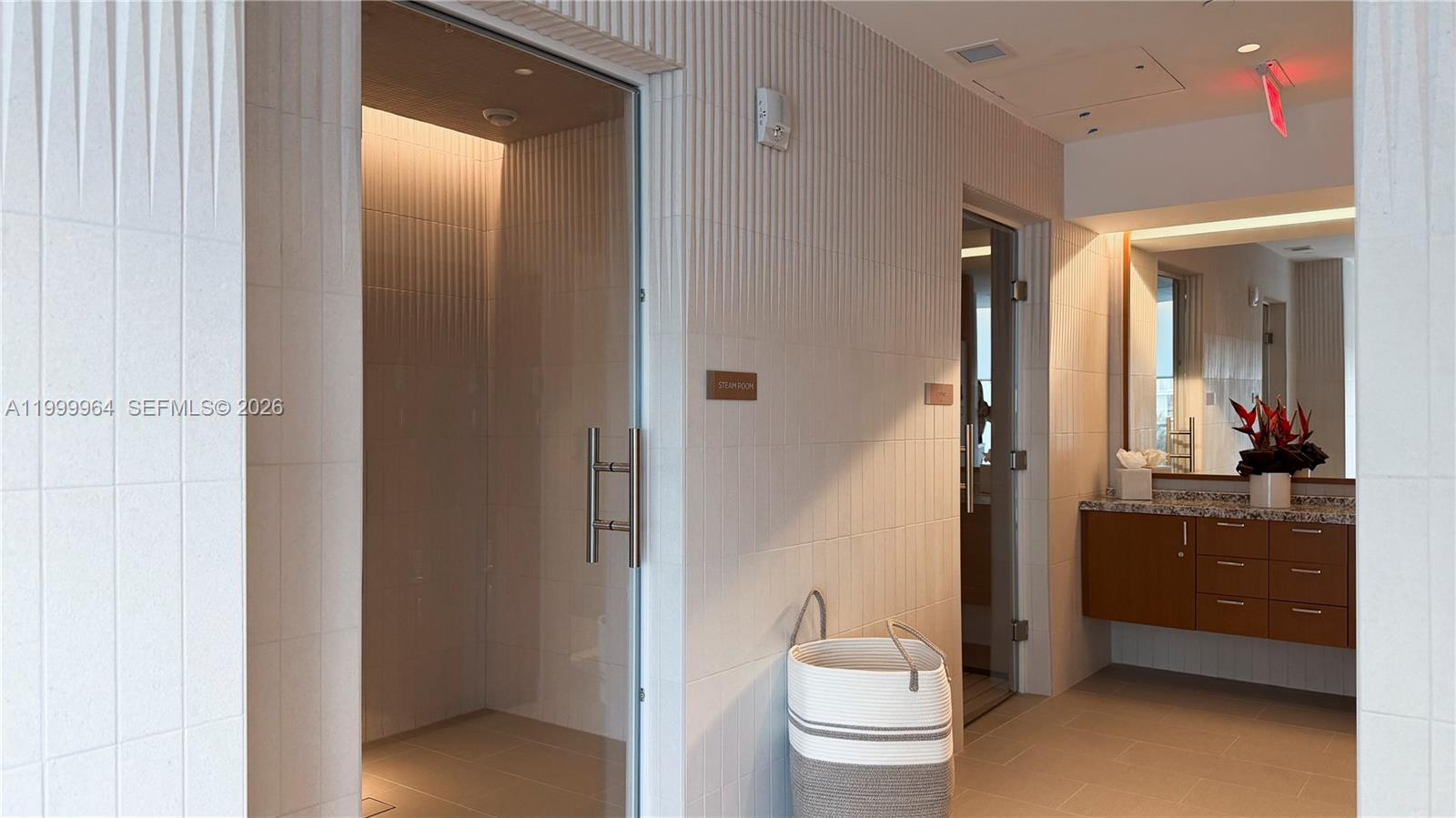 175 SE 25th Rd #1501 Miami, FL 33129