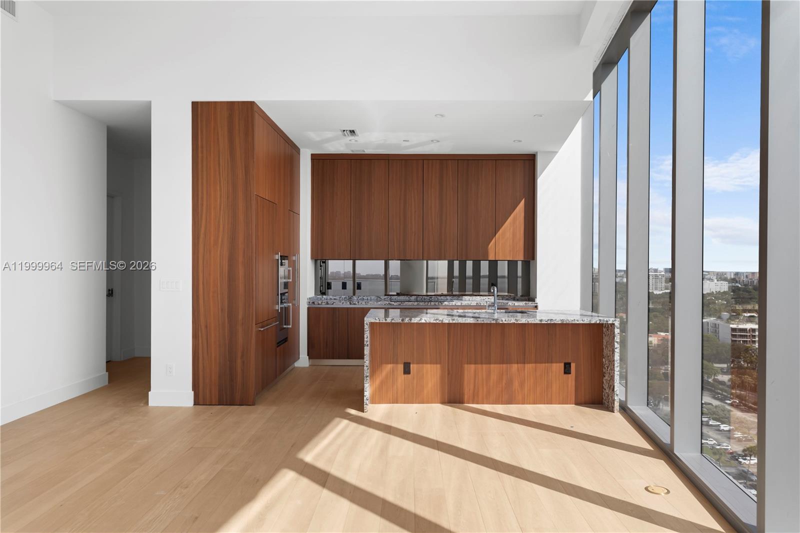 175 SE 25th Rd #1501 Miami, FL 33129