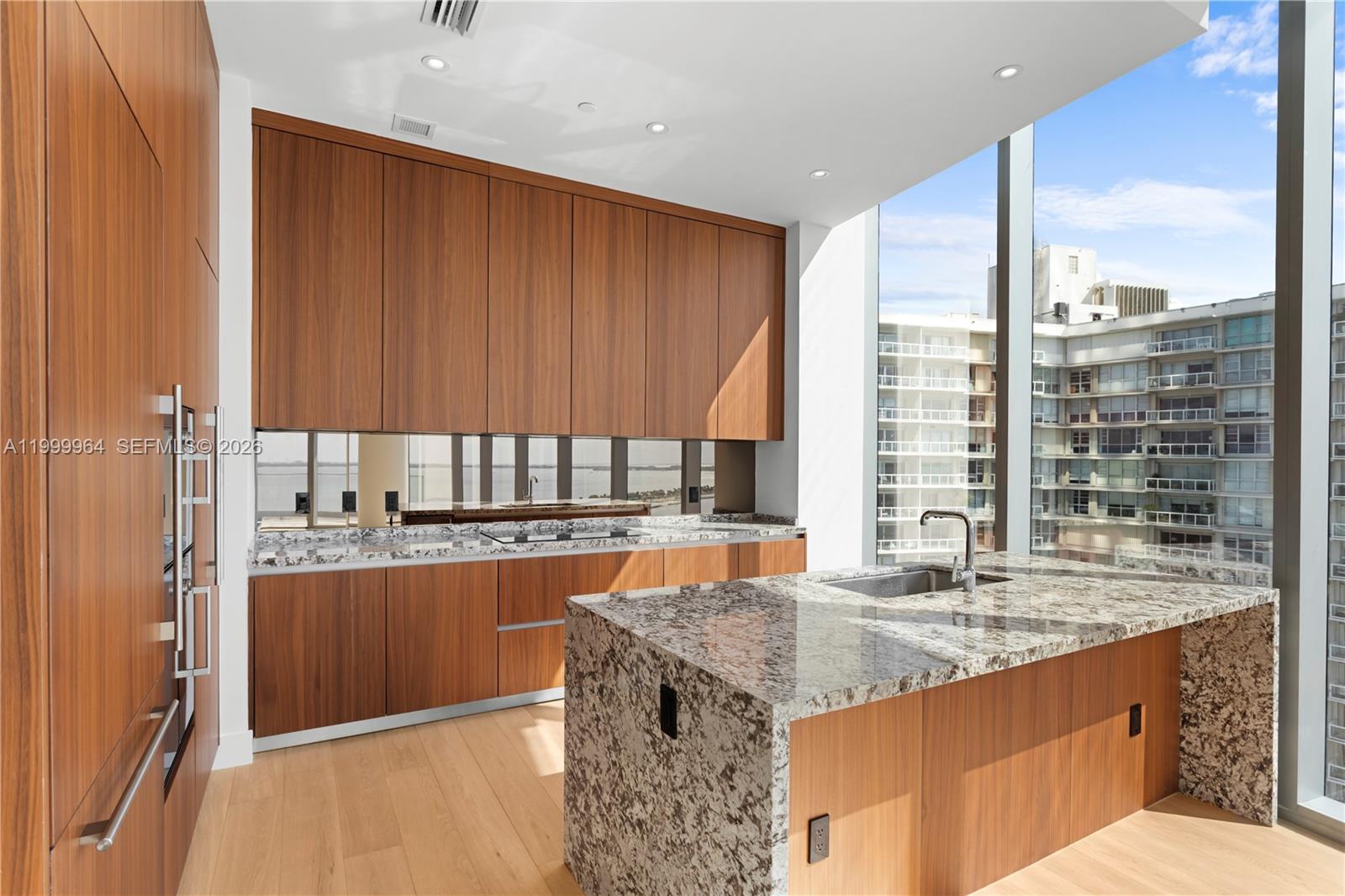 175 SE 25th Rd #1501 Miami, FL 33129