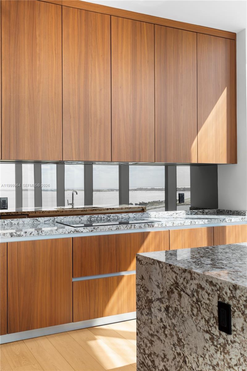 175 SE 25th Rd #1501 Miami, FL 33129