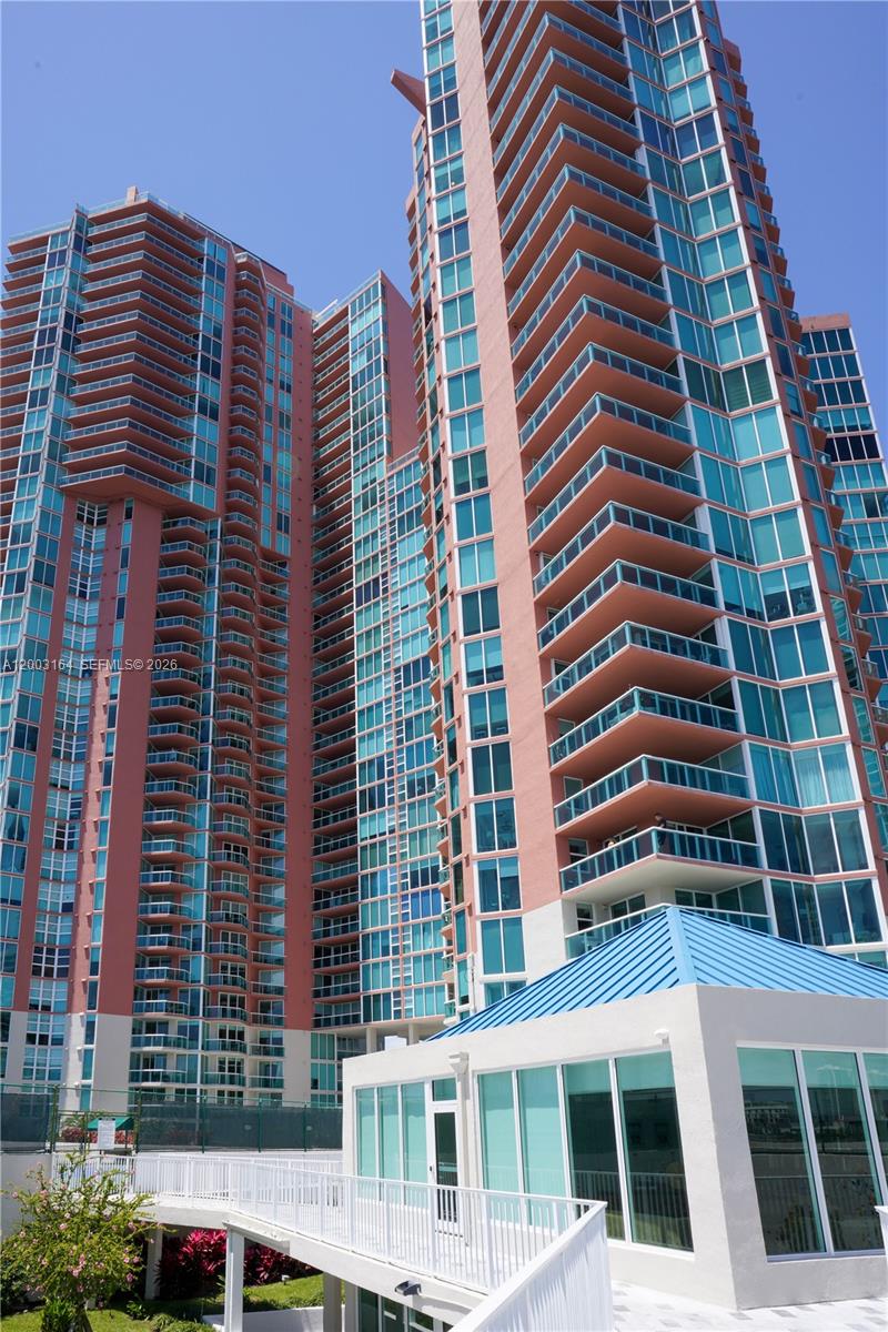 3370 Hidden Bay Dr #213