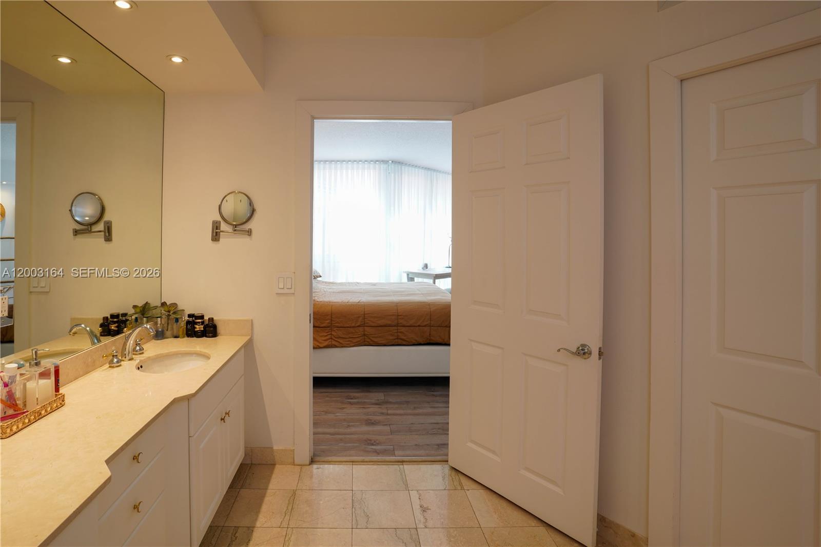 3370 Hidden Bay Dr #213 Aventura, FL 33180