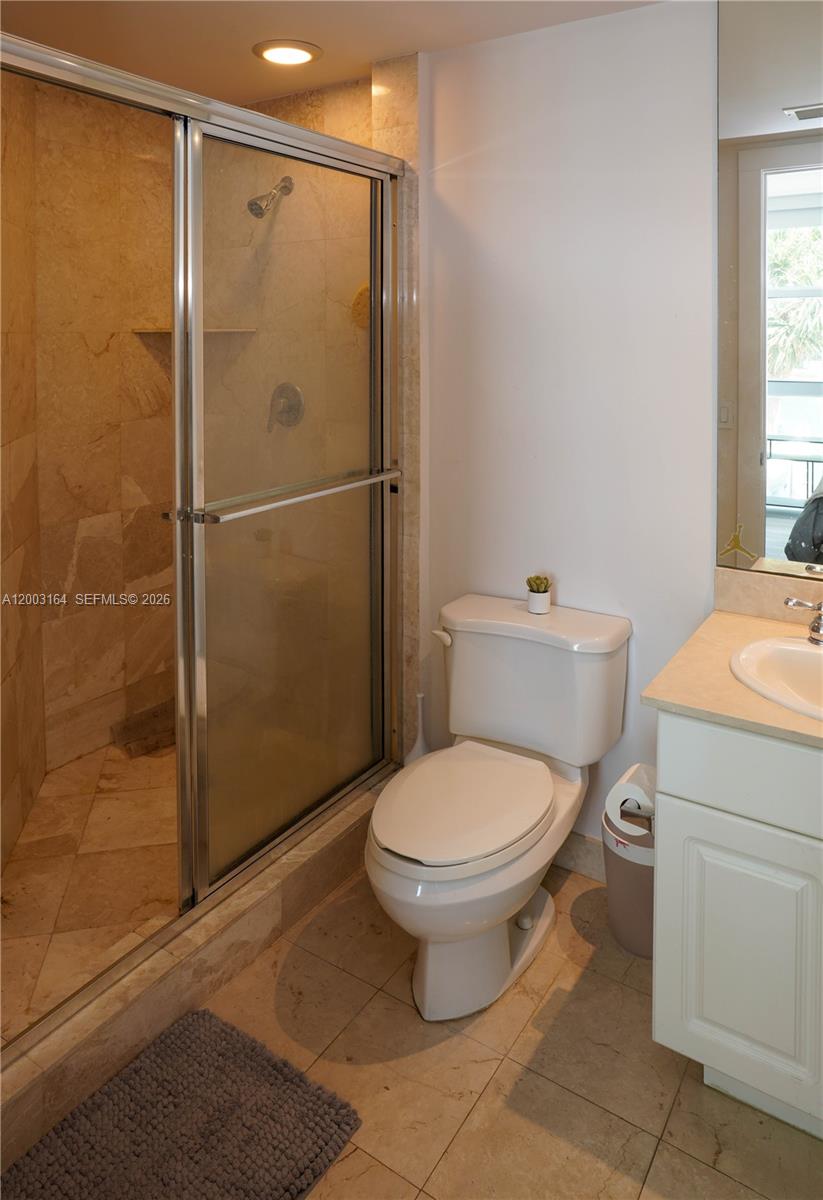 3370 Hidden Bay Dr #213 Aventura, FL 33180