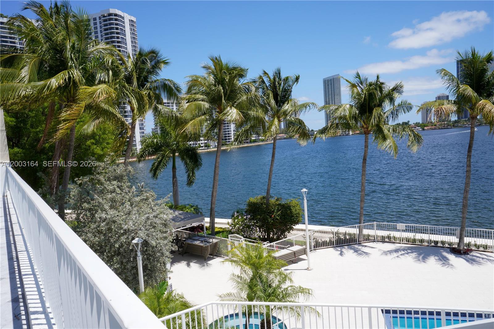 3370 Hidden Bay Dr #213 Aventura, FL 33180