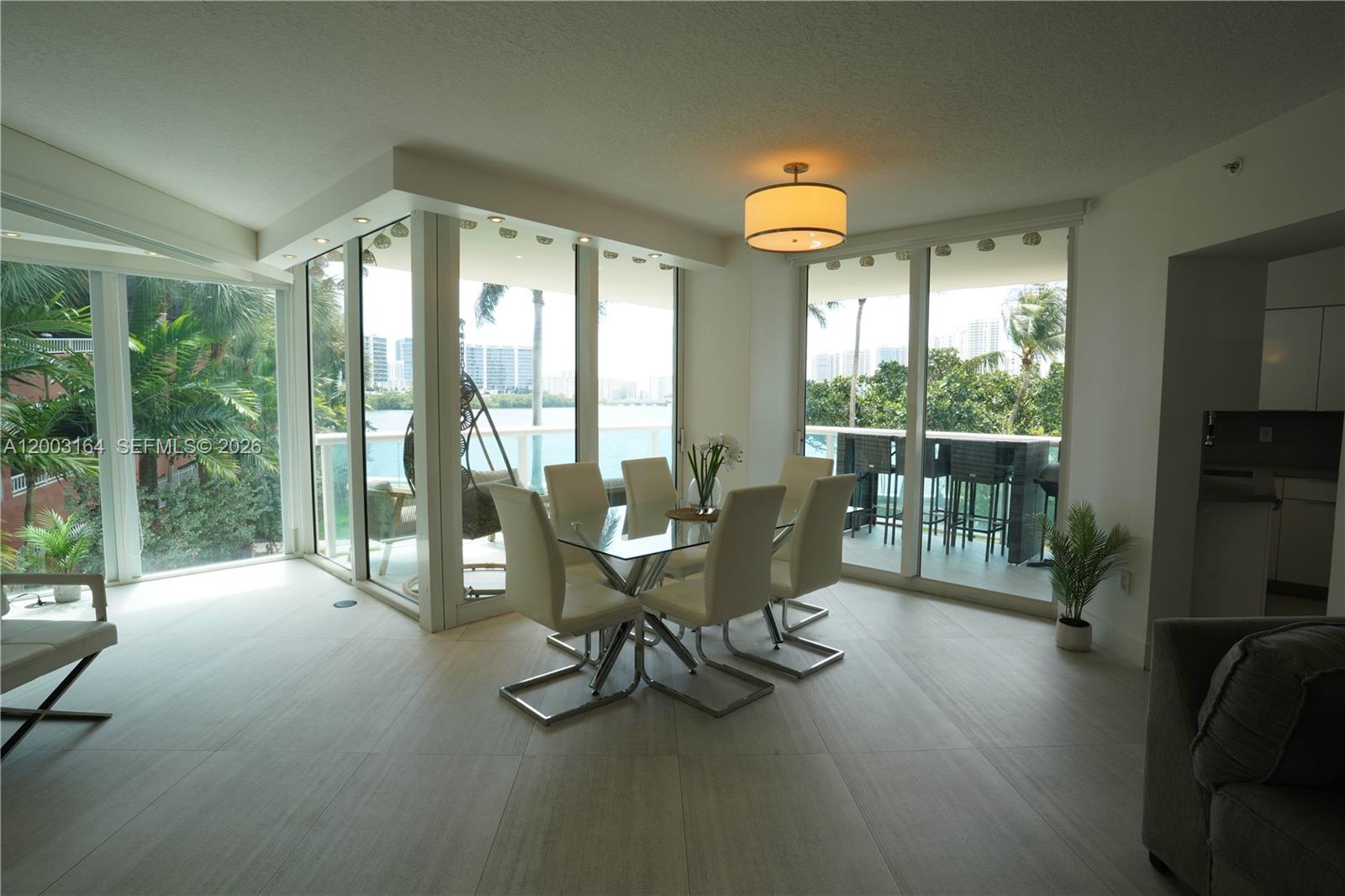 3370 Hidden Bay Dr #213 Aventura, FL 33180