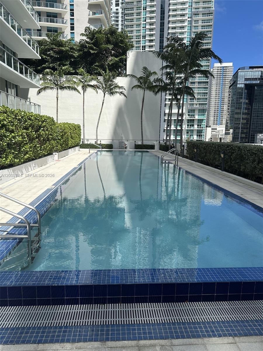 image Axis on Brickell South16