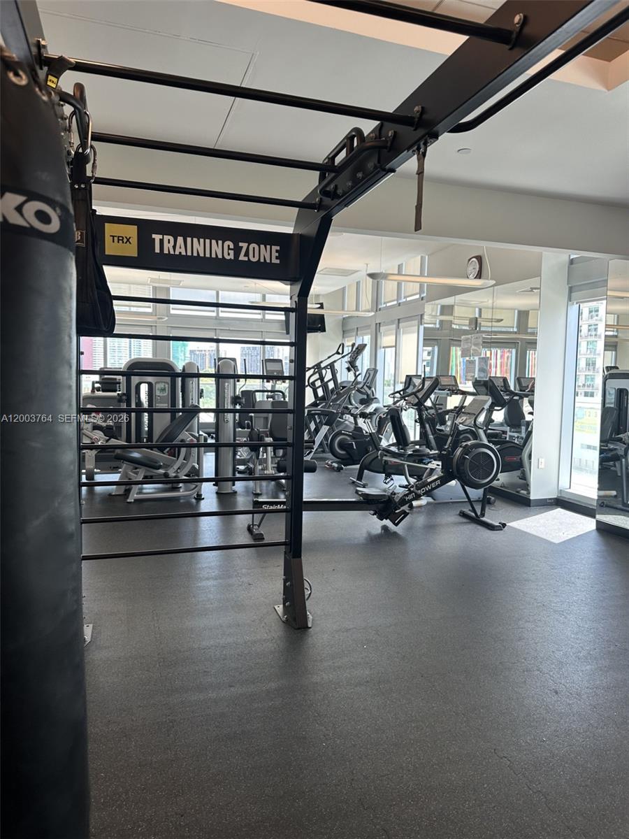 image Axis on Brickell South18