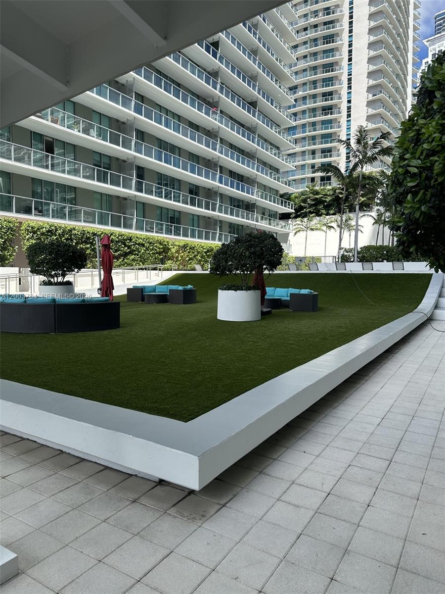 image Axis on Brickell South25