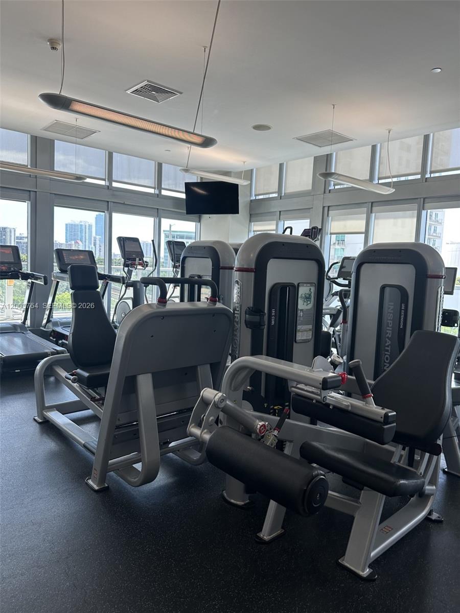 image Axis on Brickell South40