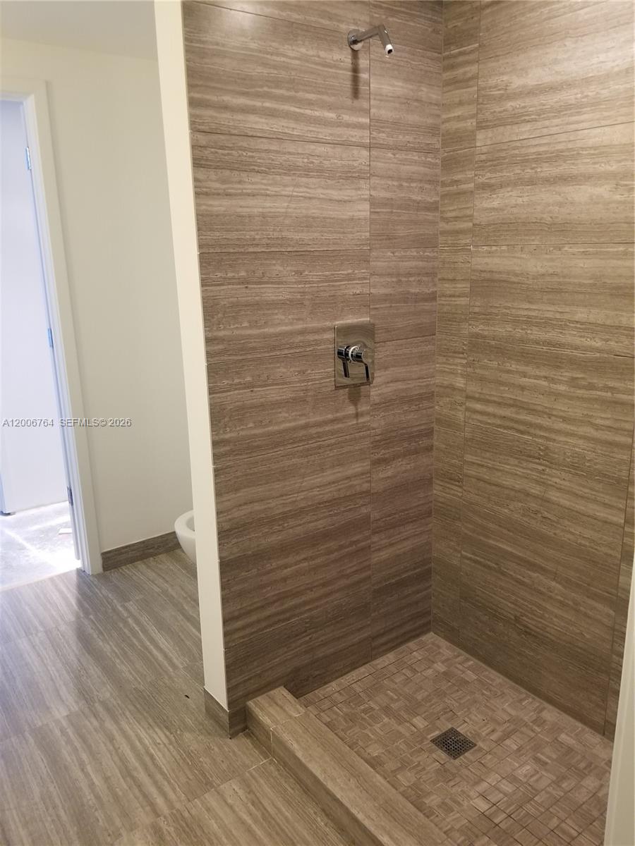 image 1010 Brickell18
