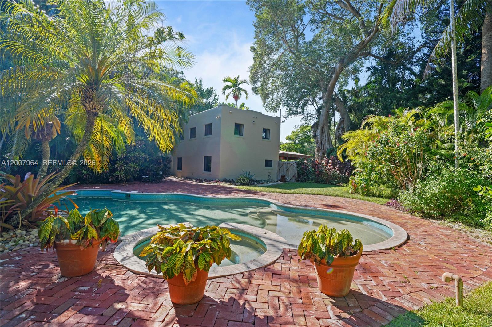 476 NE 119th St Biscayne Park, FL 33161