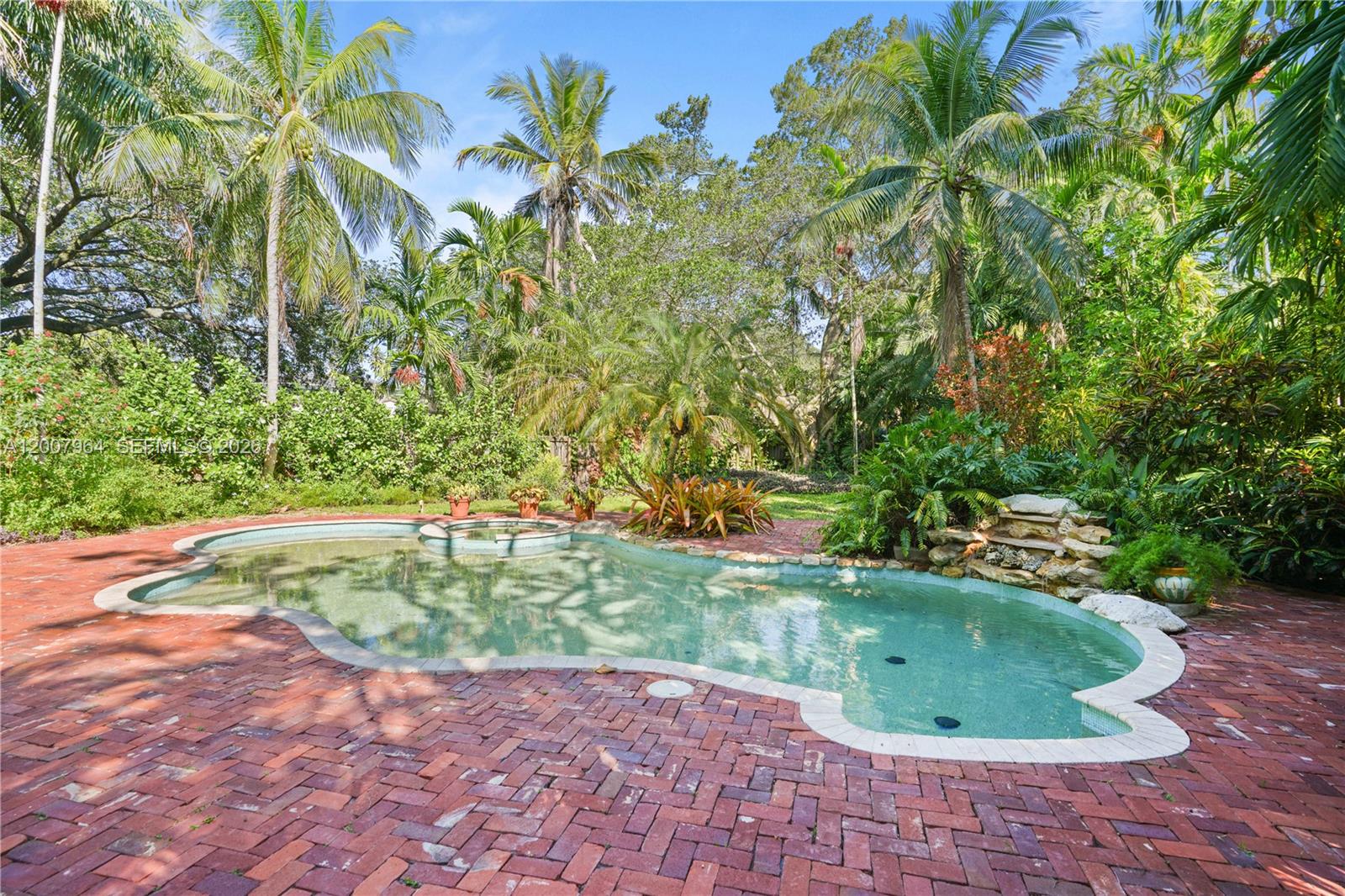 476 NE 119th St Biscayne Park, FL 33161