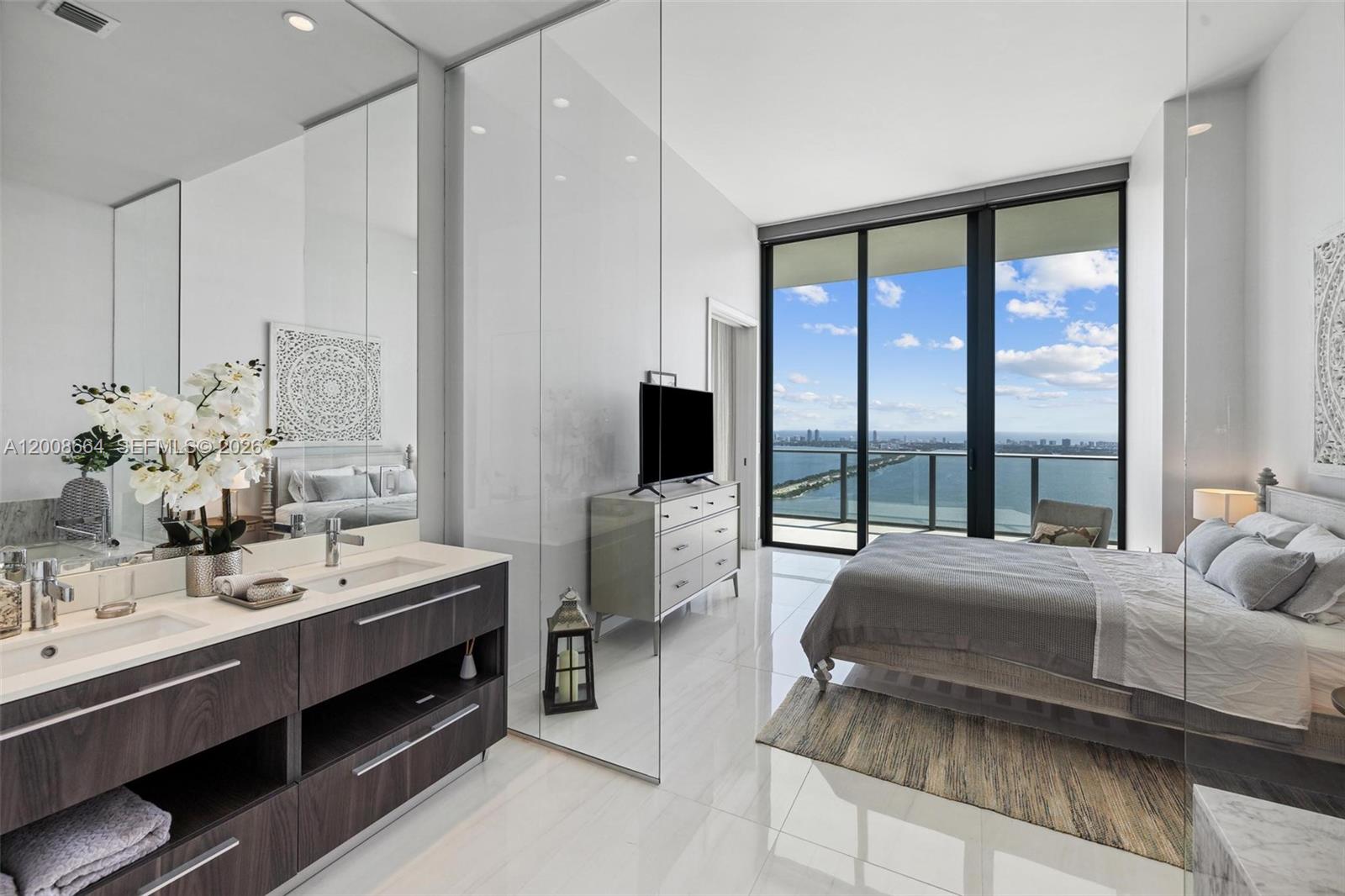 480 NE 31st St #PH5303 Miami, FL 33137