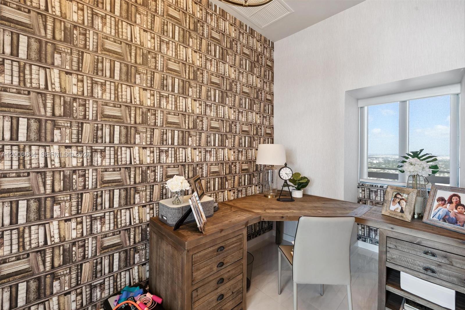 480 NE 31st St #PH5303 Miami, FL 33137