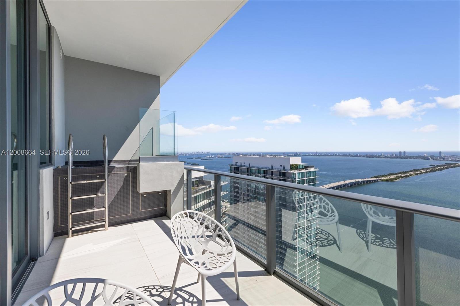 480 NE 31st St #PH5303 Miami, FL 33137