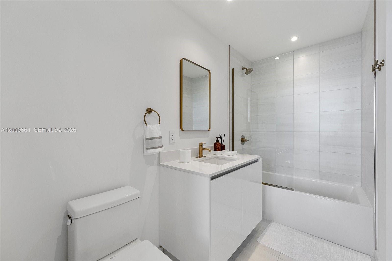 2678 Tigertail Ave #1703 Miami, FL 33133