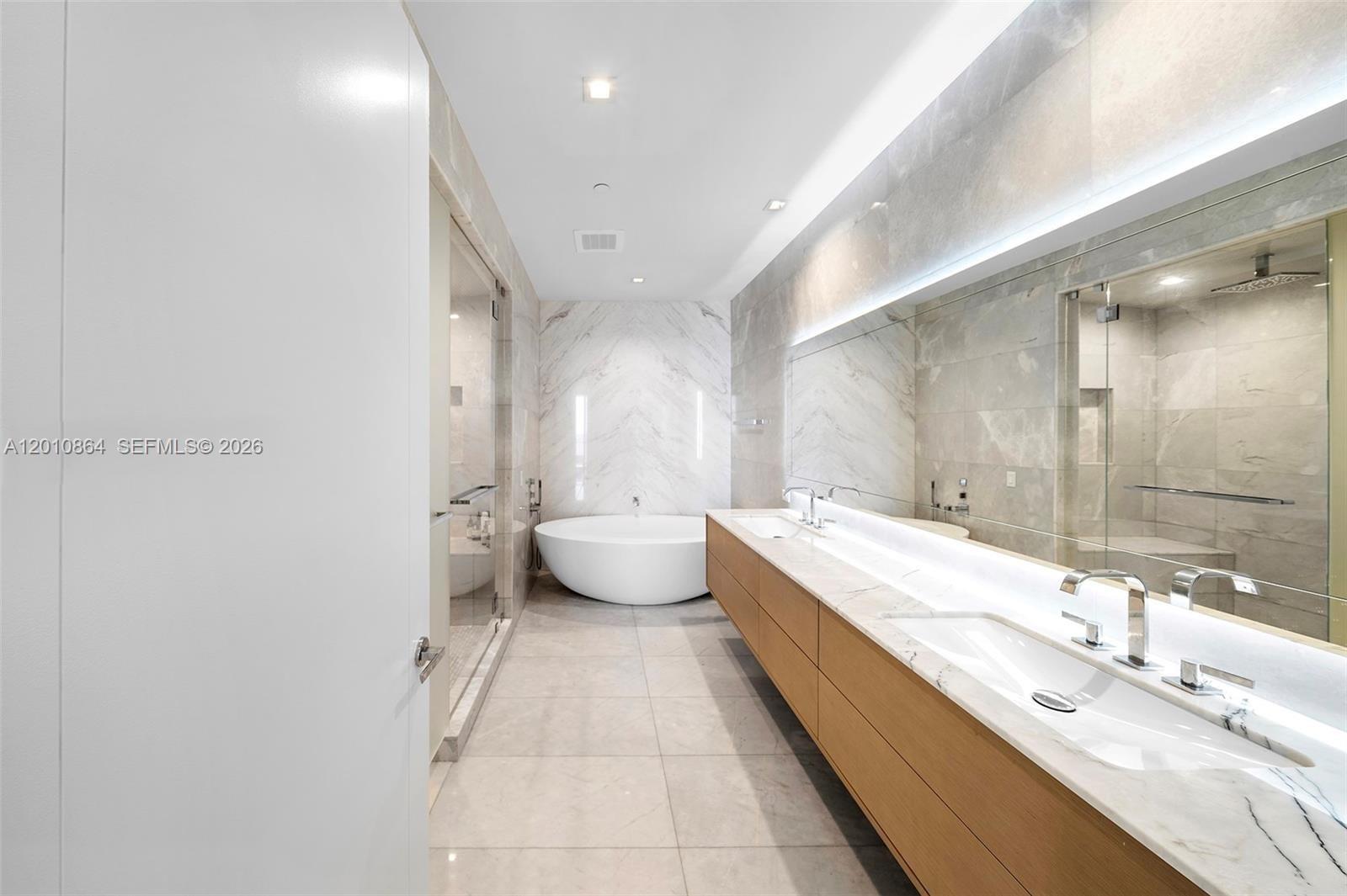18501 Collins Ave #501 Sunny Isles Beach, FL 33160