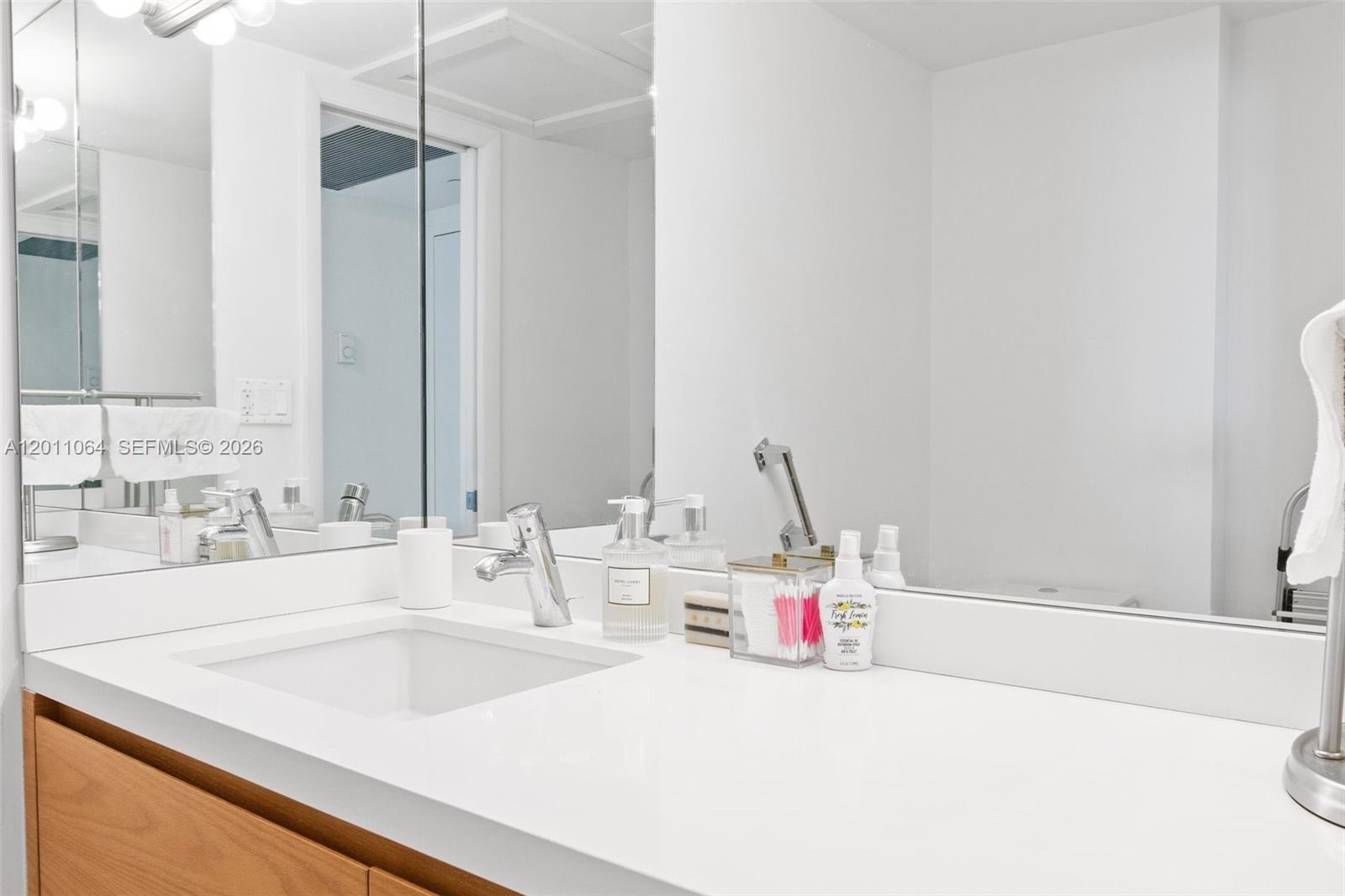 2301 Collins Ave #504 Miami Beach, FL 33139