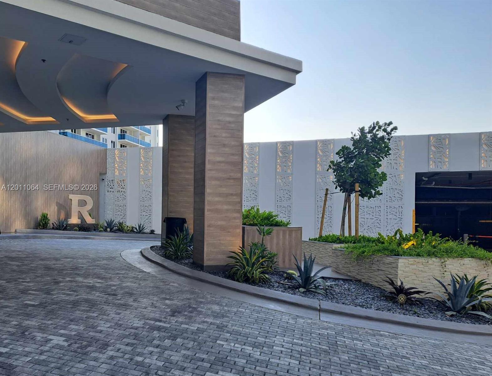2301 Collins Ave #504 Miami Beach, FL 33139
