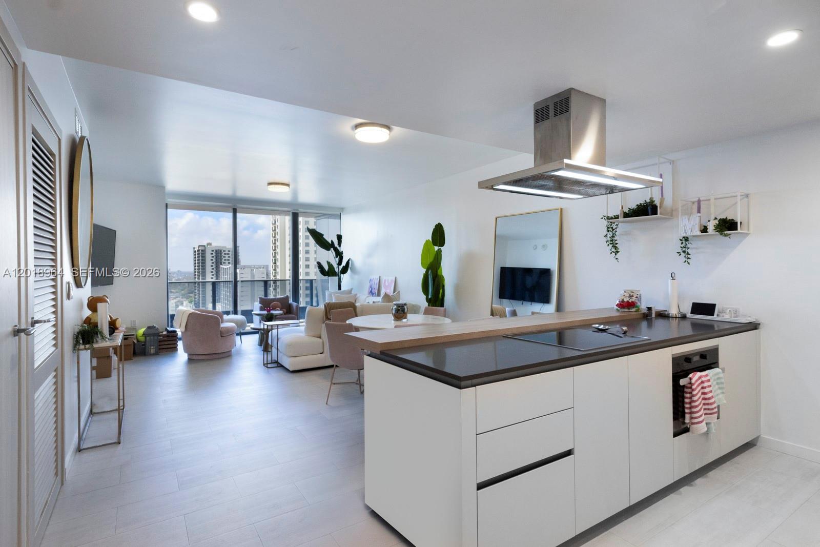 1000 Brickell Plz #2411