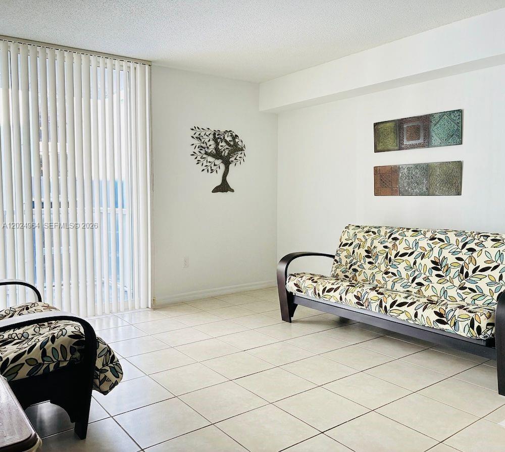 5085 NW 7th St #909 Miami, FL 33126