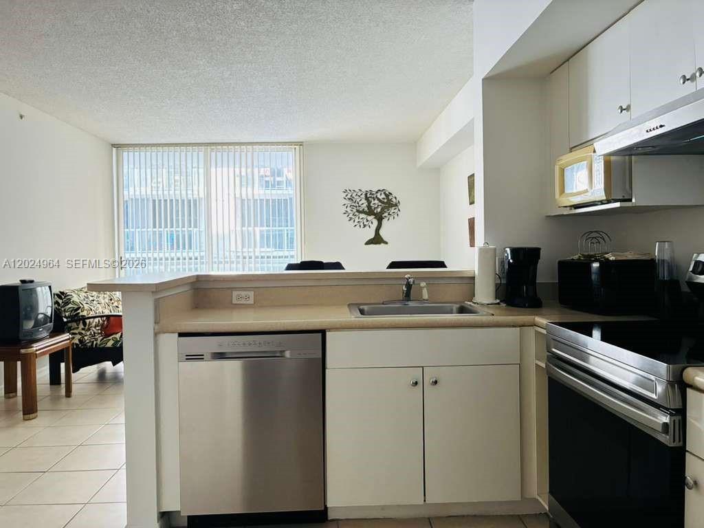 5085 NW 7th St #909 Miami, FL 33126