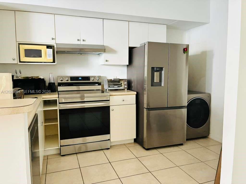 5085 NW 7th St #909 Miami, FL 33126